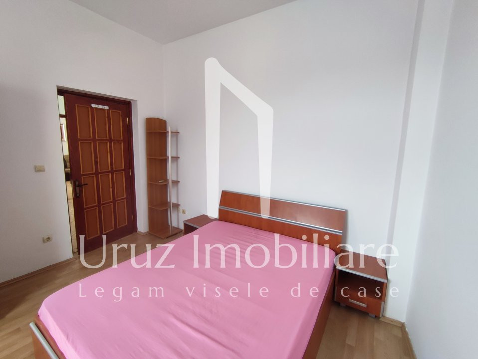 URUZ IMOBILIARE - VANZARE VILA CU 11 APARTAMENTE