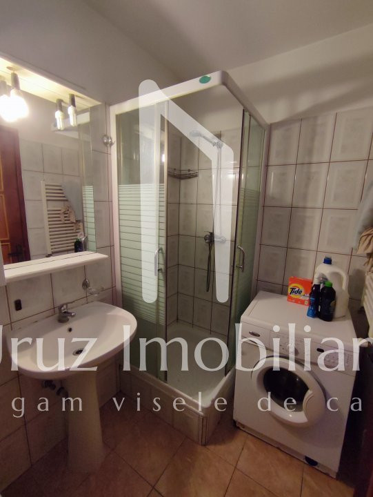 URUZ IMOBILIARE - VANZARE VILA CU 11 APARTAMENTE